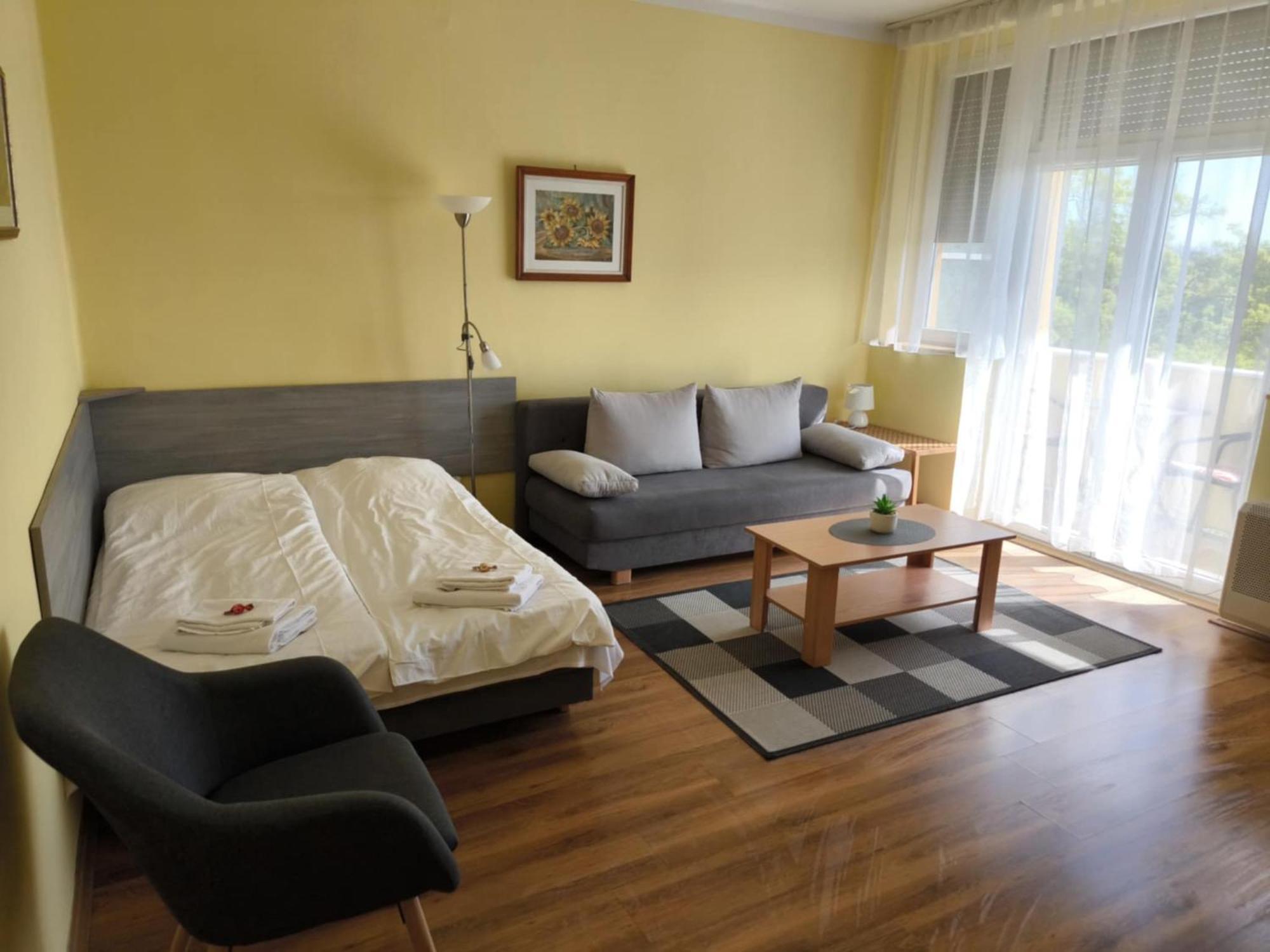 Szeki Apartman Balatonfured Exterior photo